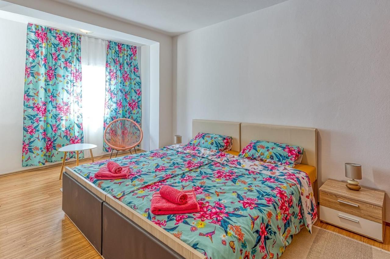 Apartment Gaby With Balcony Porec Exterior photo
